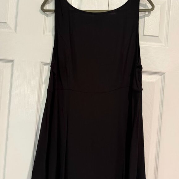 Torrid Black Sleeveless Tunic Top Size 1 Hook Front NWT - Picture 5 of 6